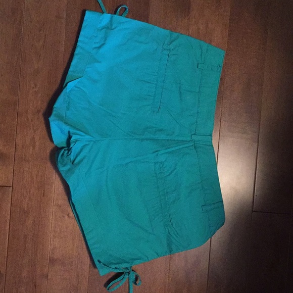 H&M shorts - Picture 2 of 3